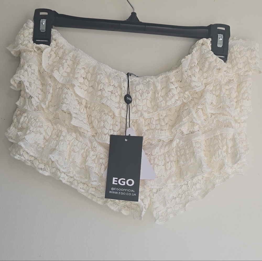 NWT EGO Cream Lace Ruffle Shorts US Size 8
